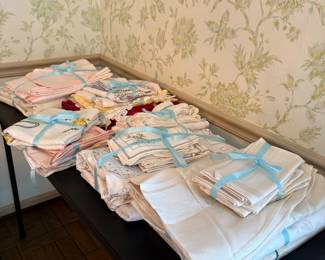 DAINTY LINENS