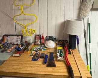 Hand Tools & Hardware 