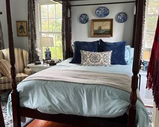 Beautiful 4-Poster Bed 