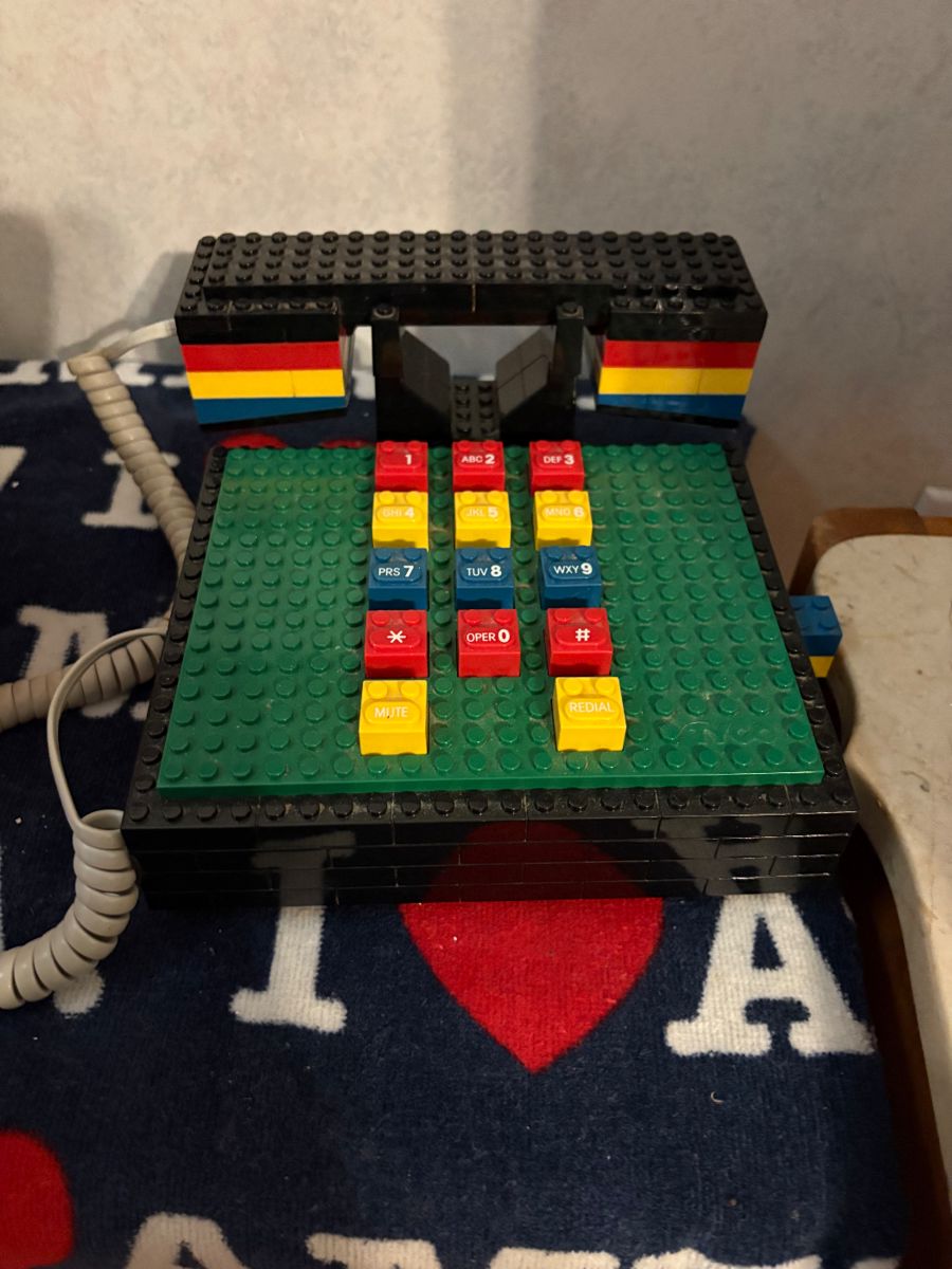 A real working Lego phone