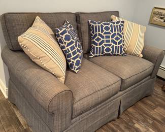Country living sofa and loveseat, like new!