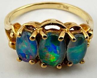 Vintage 10kt opal ring