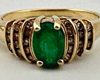 10kt emerald diamond ring