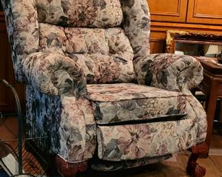 RECLINER by LANE FURNITURE. WE HAVE THE PAIR ( SEE NEXT PIC)