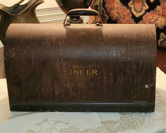 ANTIQUE SINGER SEWING MACHINE WOODEN COVER