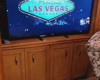 SANYO 58" SMART TV