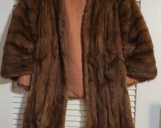 FUR WITH LABEL "BATTELSTEIN'S HOUSTON"