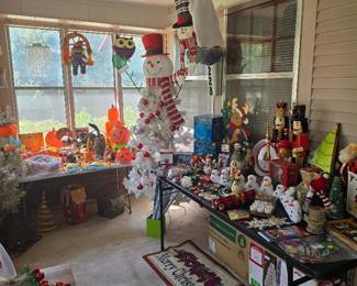 300 Christmas porch