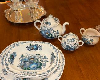 Mason’s Fruit Basket Serving Dishes, Tea Pot, Creamer & Sugar