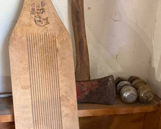 Fish scaling board
