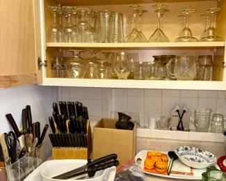 Bar glasses, Cornflower Blue Bakeware, Knives, Knife Block with Knives, Meat Grinder