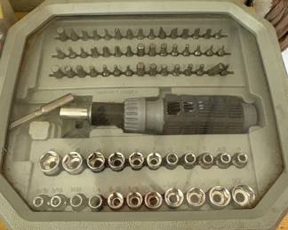 Hand socket set
