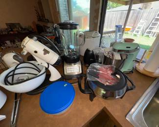 Old stand Mixer, fondue pot, blender