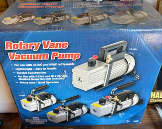 Vacuum pump for air conditioner