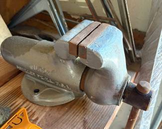 Bullet vice Wilton