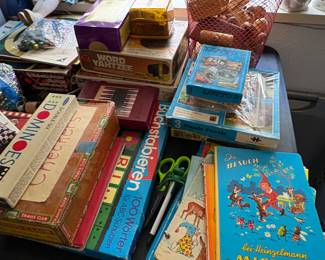 Games, Books, Puzzles some in German