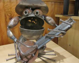 Fred Conlon Banjo Frog sculpture