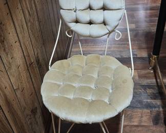 Vanity chair