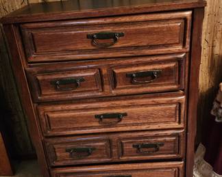 Chest of drawers