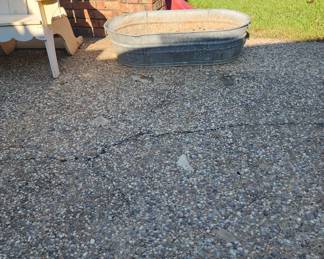 Old tin tub