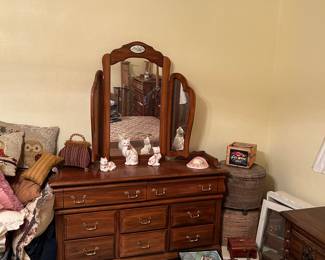Furniture dresser