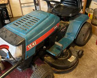 Riding lawn mower
