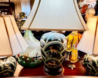 Pair of ginger jar lamps, larger coordinating ginger jar lamp