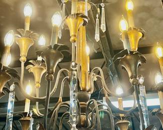 15 light metal chandelier with crystal drops