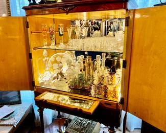 Vintage cocktail/bar cabinet