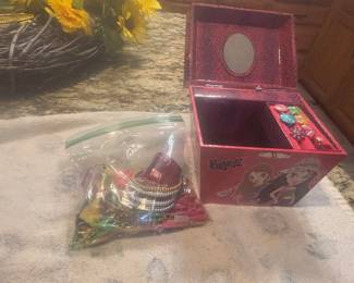 Bratz musical jewelry box w kids costume jewelry