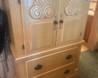 Clothes armoire