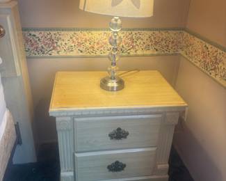 Nightstand with lamp (2)