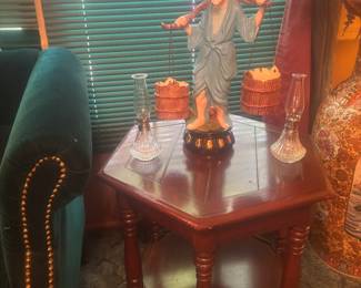 End table (2), ceramic Japanese decor, mini hurricane lamps (2)