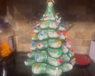 Vintage lighted ceramic Christmas w original box