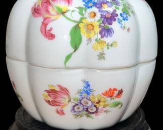 Porcelain Pumpkin Lidded Bowl.