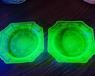 Uranium/Vaseline Glass Plates