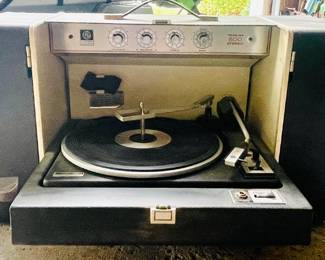 GE Trimline Portable Stereo