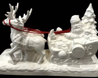 Santas Sleigh Reindeer MUSIC BOX