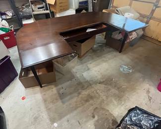 Myrtle desk 