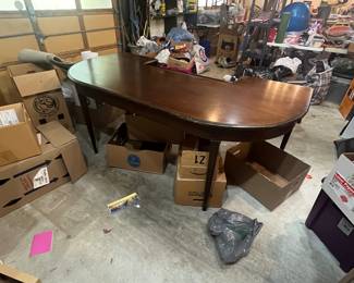 Myrtle brand Desk