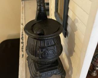 Doll House 'pot belly' stove - cast iron