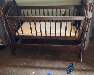 Baby Doll Cradle. Needs repairs.