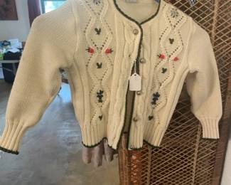 Girl's sweater - probably size 7