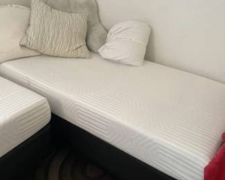 Twin Bed - good mattress