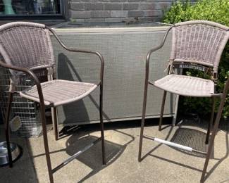 Outdoor chairs (Margaritaville) with outdoor bar