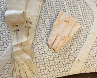 Vintage ladies gloves