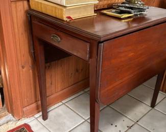 Antique Drop Leaf Gateleg Table