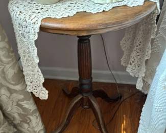 Victorian Pedestal Table