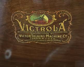Victor Victrola VV-80 Phonograph