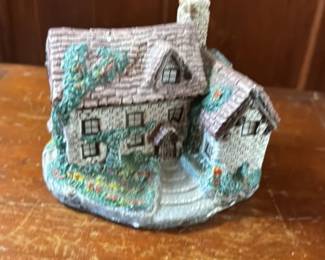 Rose Garden Collection "Country Cottage" Miniature House